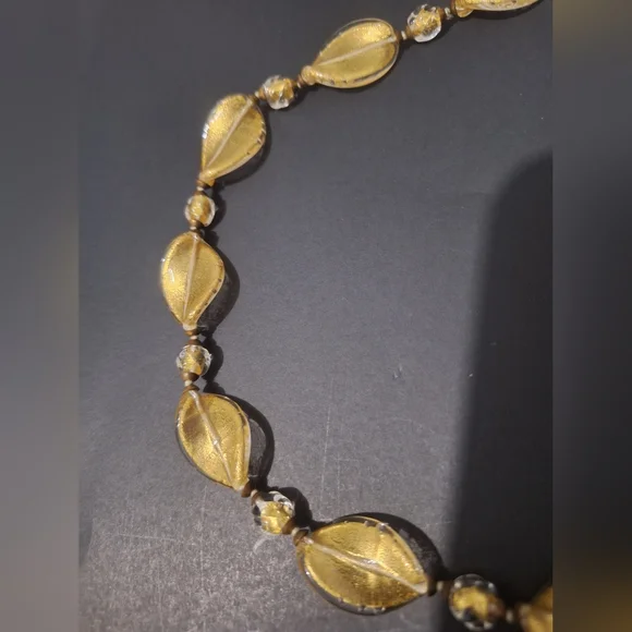 VINTAGE ITALY FOLIO- Clear glass leaf knotted bead necklace - Excellent - $90 - Picture 3 of 7